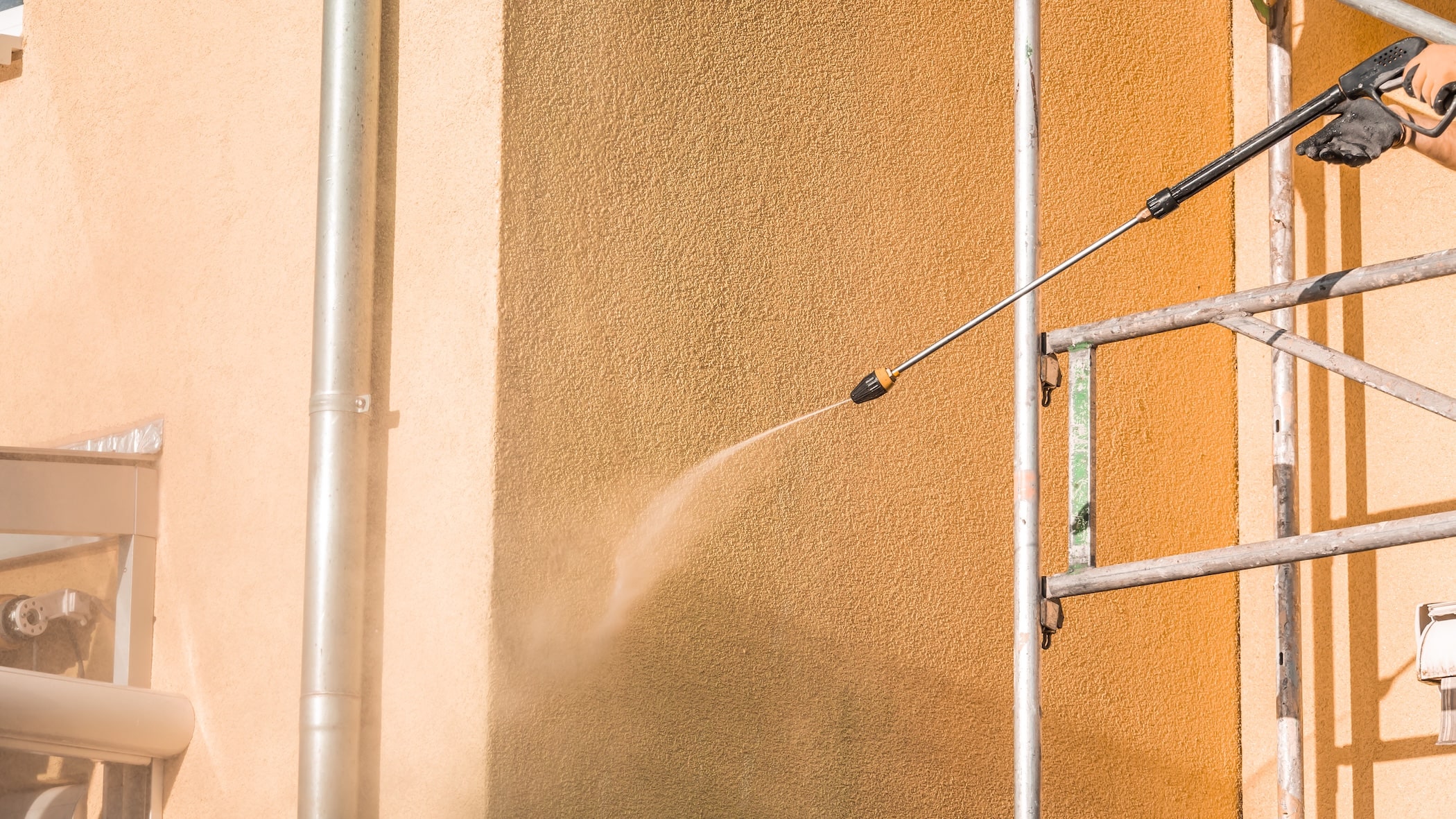 Máquinas de Alta Pressão na Construção Essenciais para Pintura e Restauro de Fachadas