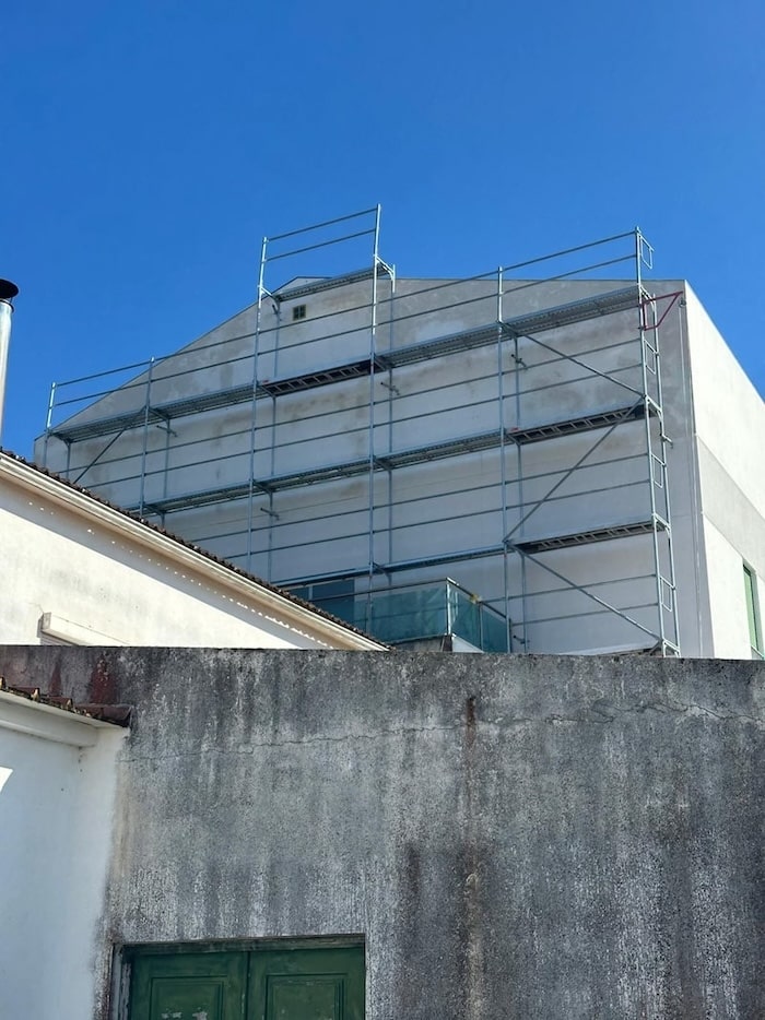 Serviço de aluguer de montagem andaimes Sobral de Monte Agraço